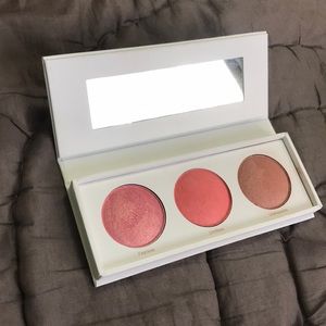 Real Her blush kit
